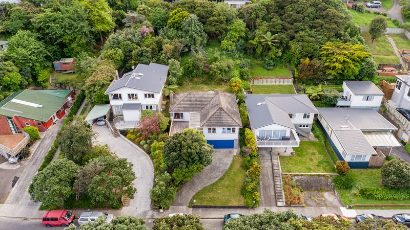 21 Acheron Road, Paremata, Porirua - Carousel 16