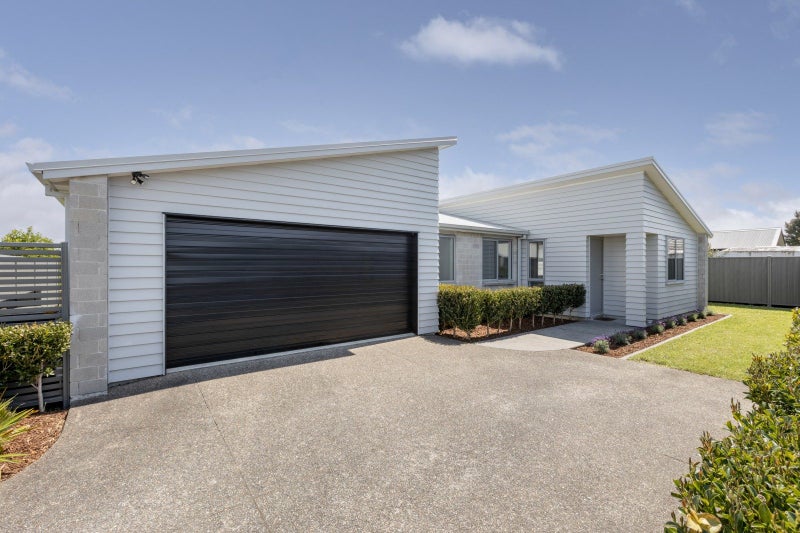 10 Scarr Lane, Pyes Pa, Tauranga - Carousel 1