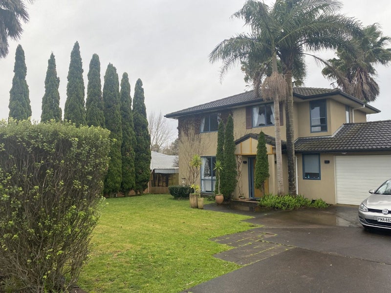 10 Crannog Fen, Wattle Downs, Auckland - Carousel 1