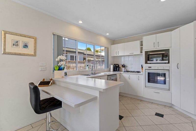70 Bay Street, Red Beach, Whangaparāoa - Carousel 2