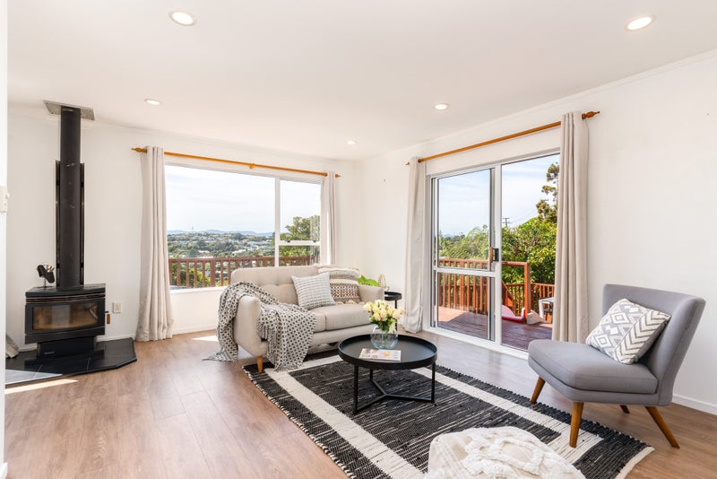 8 Fitzpatrick Street, Newlands, Wellington - Carousel 2