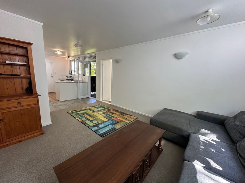 11 Roberts Road, Glenfield, Auckland - Carousel 2