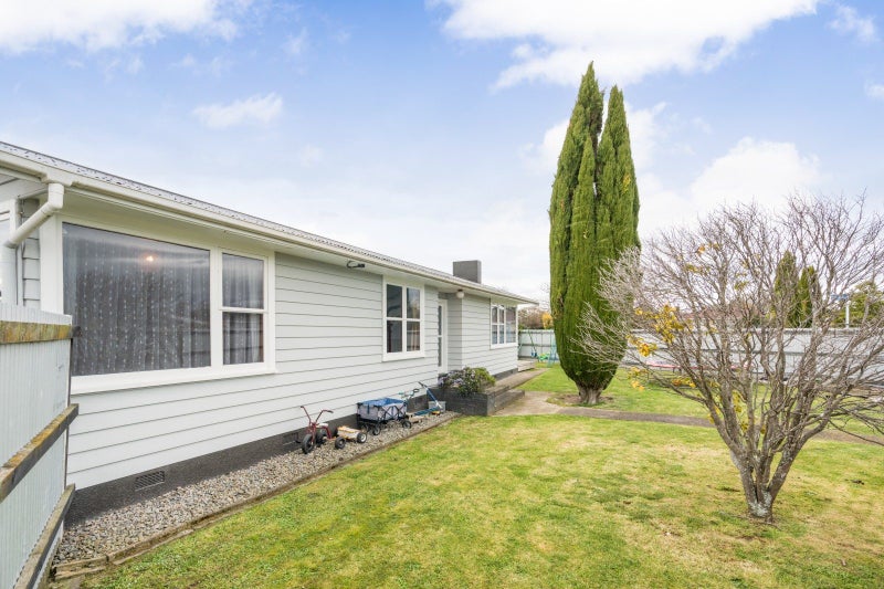 87 Sutherland Crescent, Westbrook, Palmerston North - Carousel 1