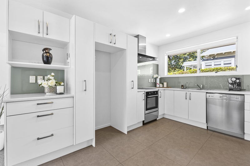 1/22 Seaforth Avenue, Mangere Bridge, Auckland - Carousel 2