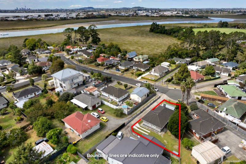 25 Bedford Street, Te Atatu South, Auckland - Carousel 2