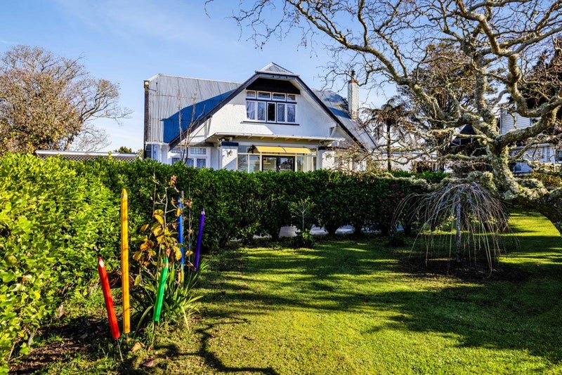 75 Broadway, Stratford - Carousel 2