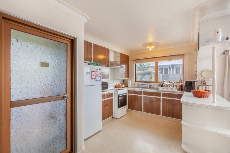 3 Nicholson Street, Mayfair, Hastings - Carousel 2