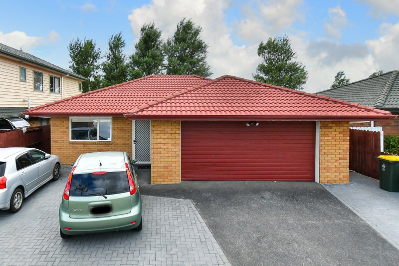 20 Tussock Avenue, Mangere, Auckland - Carousel 1