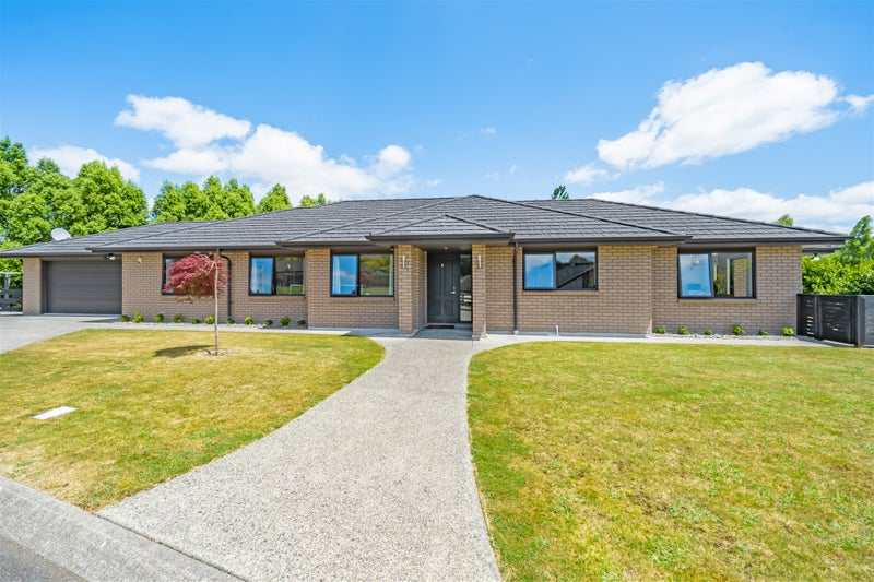 6 Jade Crescent, Timberlea, Upper Hutt - Carousel 1