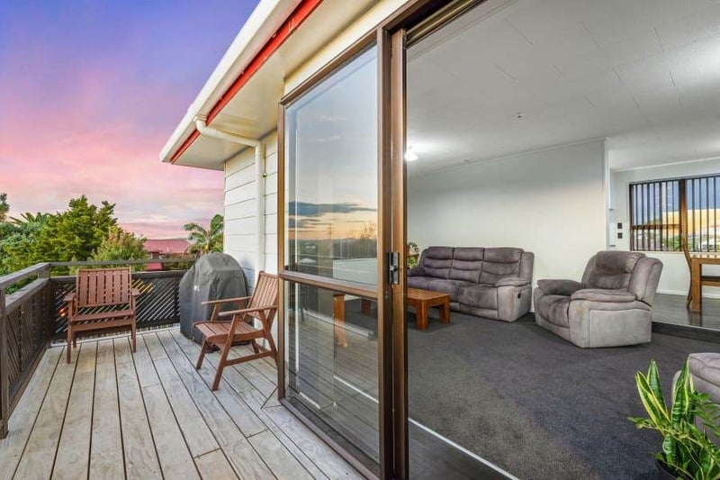 19 Mataura Place, Clover Park, Auckland - Carousel 2