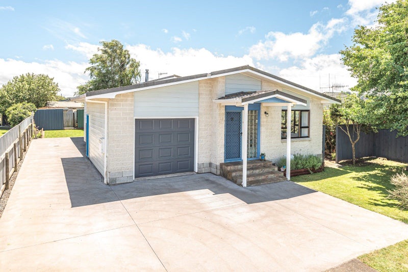 63 Exeter Crescent, Springvale, Whanganui - Carousel 1