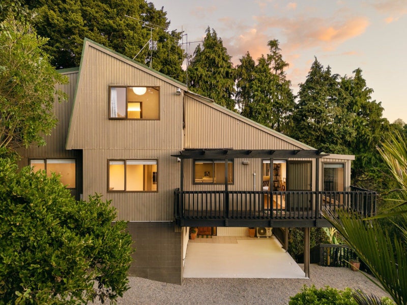 1B Sillary Street, Hamilton East, Hamilton - Carousel 1