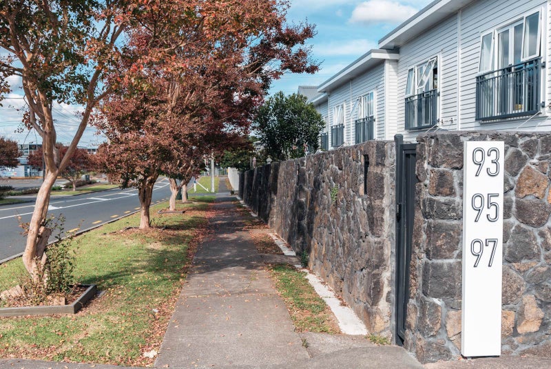 95D Mays Road, Onehunga, Auckland - Carousel 1