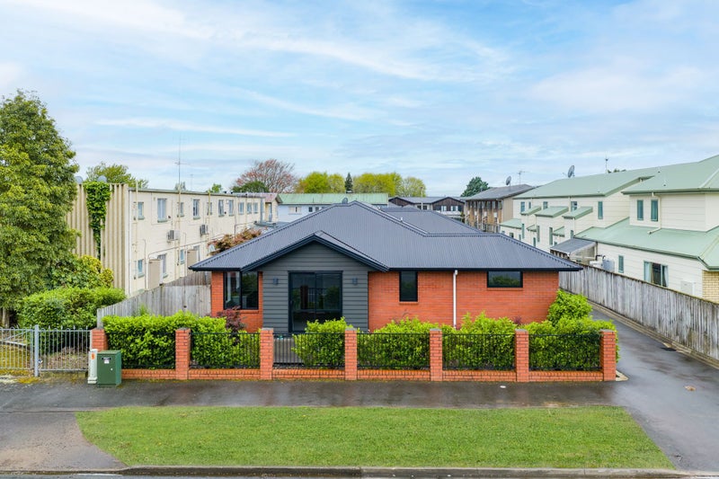 1/206 Ulster Street, Whitiora, Hamilton - Carousel 2