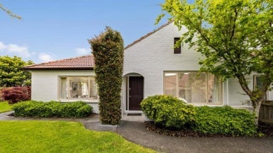 38 Earnslaw Crescent, Clover Park, Auckland - Carousel 1