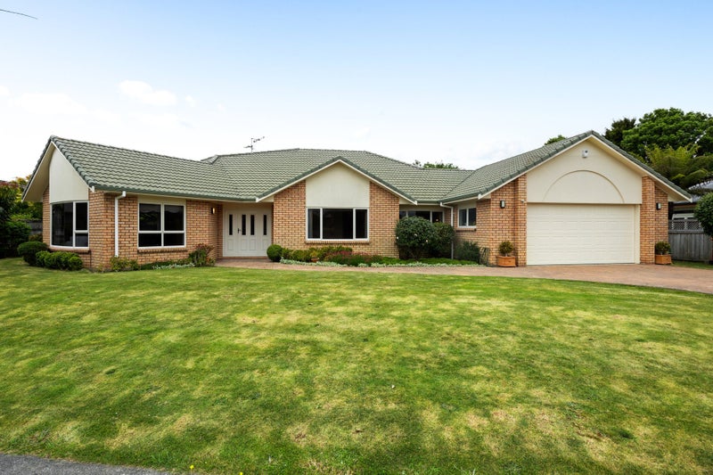 81 Keswick Crescent, Huntington, Hamilton - Carousel 1