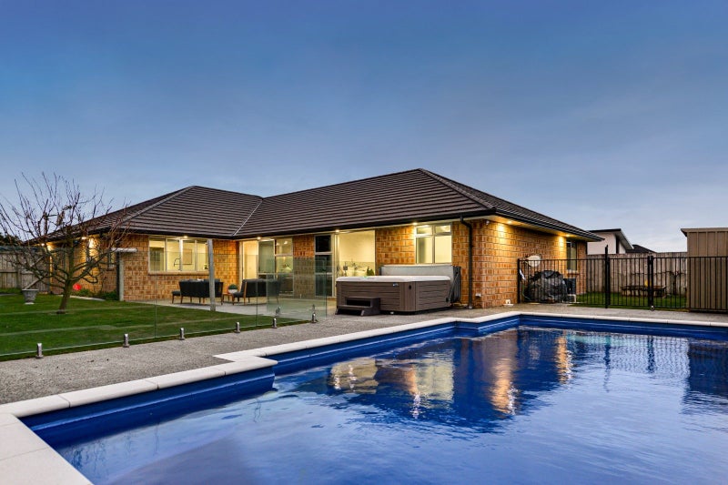 15 Brad Avenue, Flagstaff, Hamilton - Carousel 1