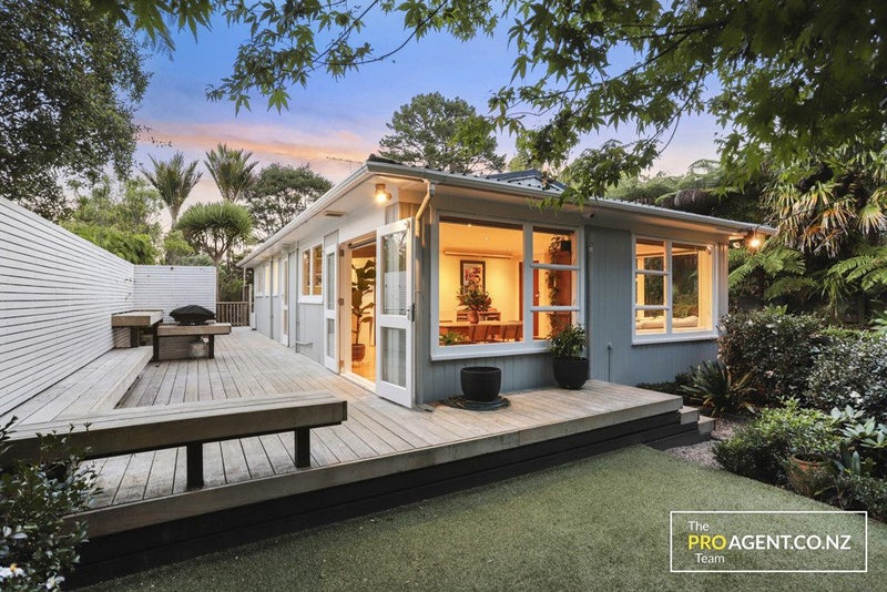 146 Woodlands Park Road, Titirangi, Auckland - Carousel 2