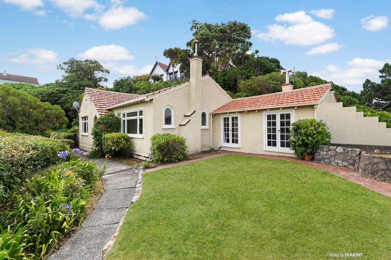 81 Awa Road, Seatoun, Wellington - Carousel 1