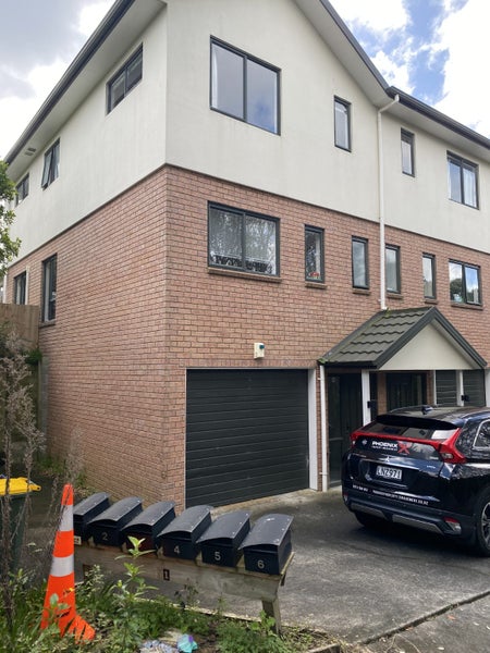 1/31 Lucienne Drive, Ranui, Auckland - Carousel 1