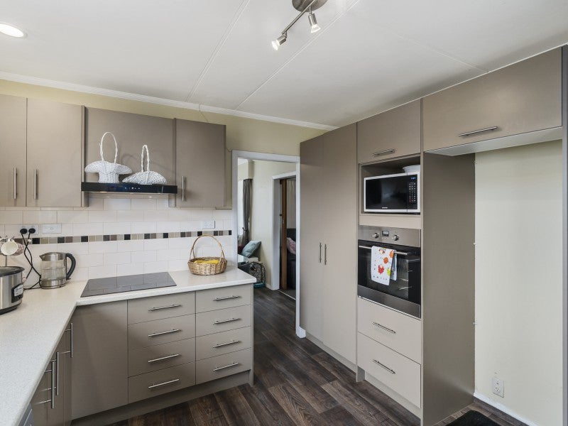 1 Sefton Avenue, Highbury, Palmerston North - Carousel 2