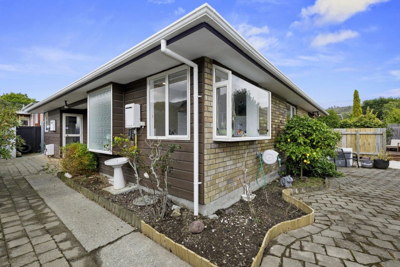 3/3 Kennedy Grove, Stokes Valley, Lower Hutt - Carousel 2