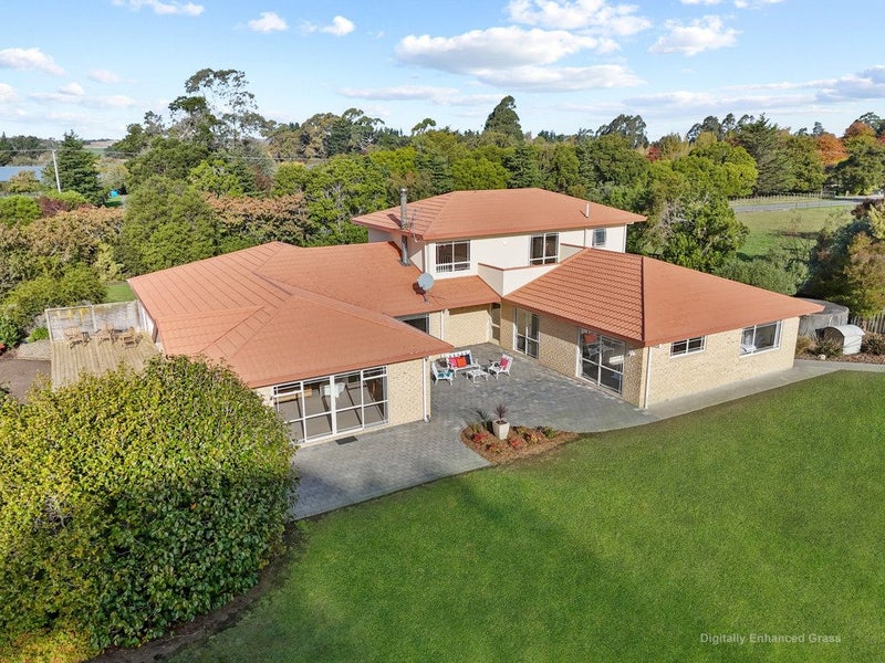 53 Willow Park Drive, Masterton - Carousel 1