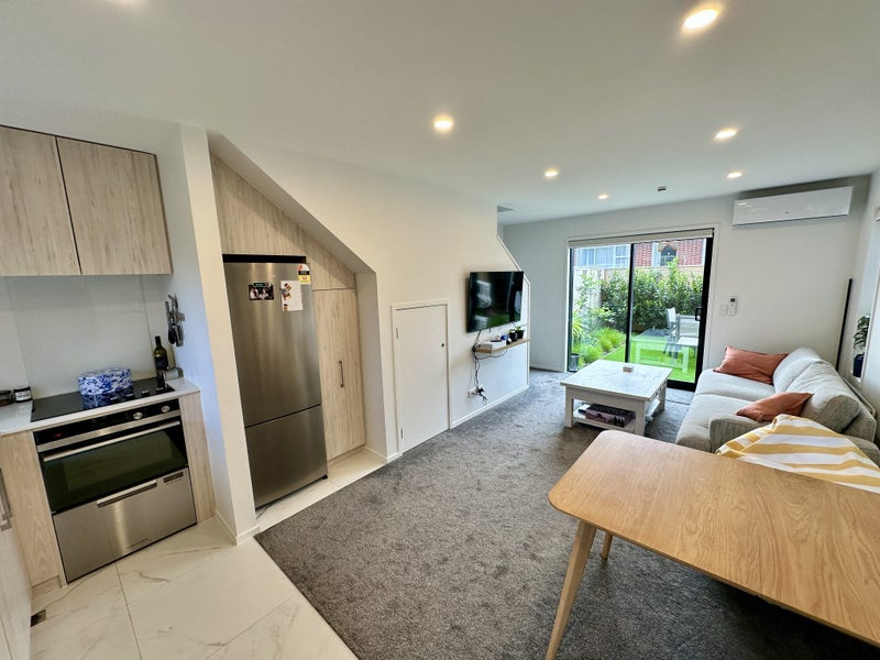 8/10 Willcott Street, Mount Albert, Auckland - Carousel 1