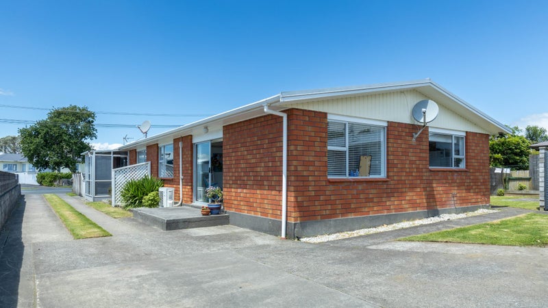 2/13 Nugent Street, Bell Block, New Plymouth - Carousel 1