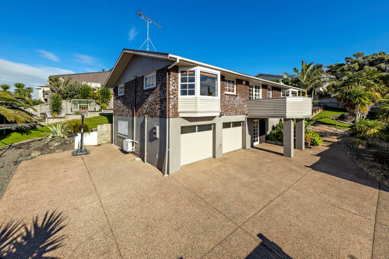 14 Anna Watson Road, Half Moon Bay, Auckland - Carousel 2