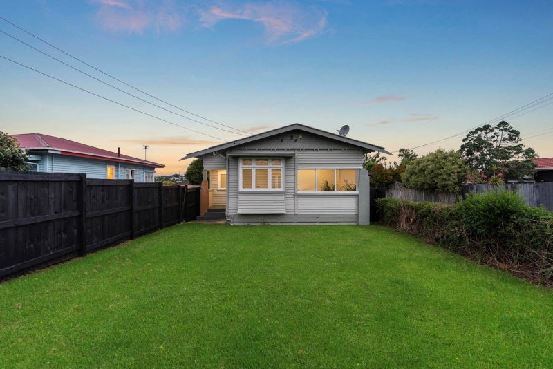 1584 Great North Road, Waterview, Auckland - Carousel 1