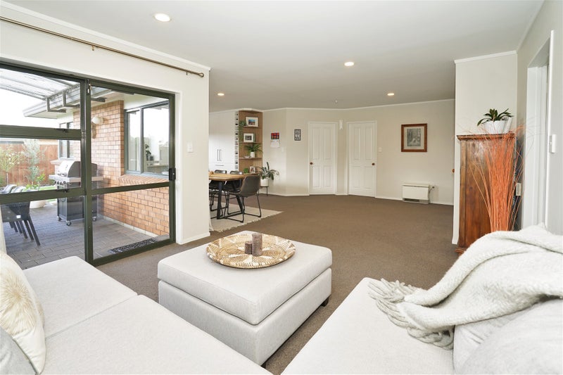 38 MacMurdo Avenue, Glenview, Hamilton - Carousel 2