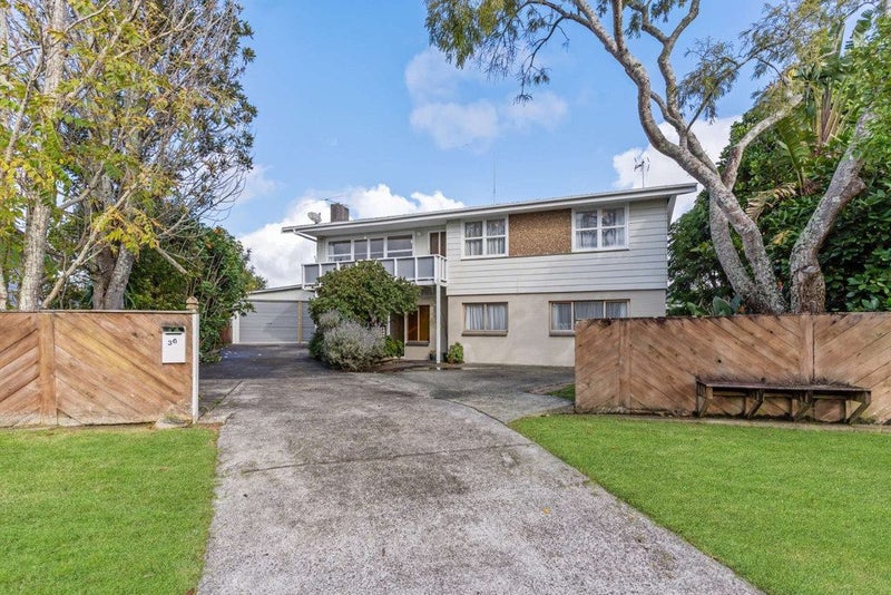 36 Graham Avenue, Te Atatu Peninsula, Auckland - Carousel 1