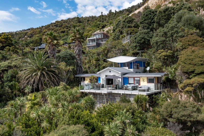 35 Piha Road, New Lynn - Carousel 2