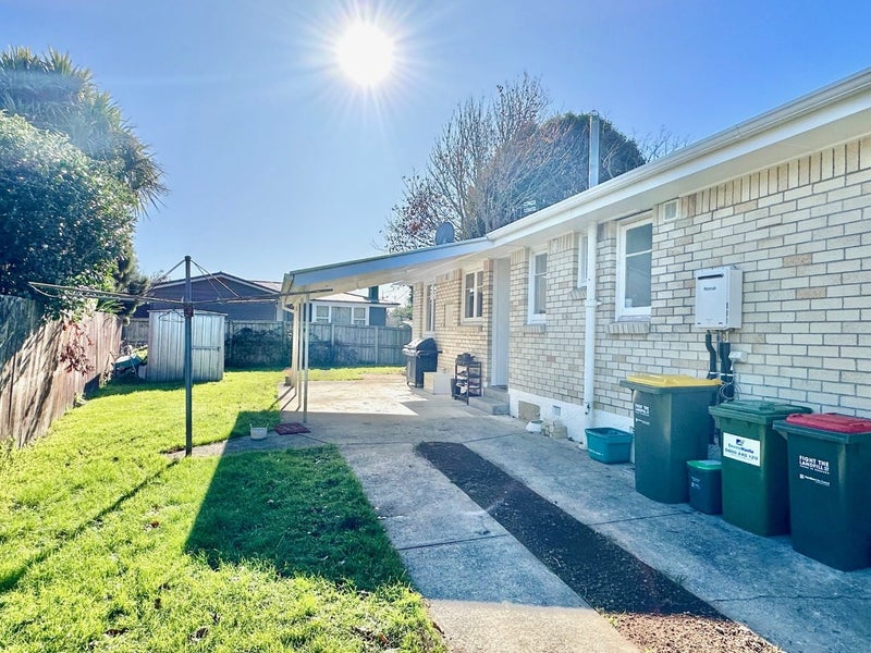 1 Carrington Avenue, Hillcrest, Hamilton - Carousel 12