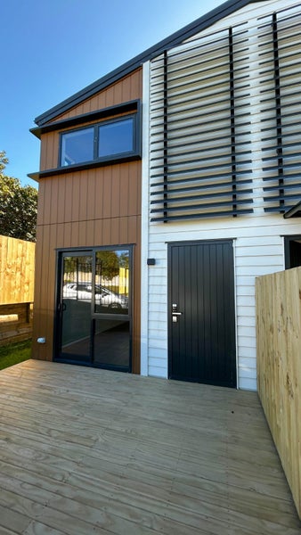 12/196 Royal Road, Massey, Auckland - Carousel 1