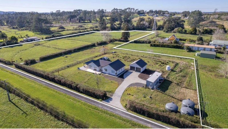 32 Brookvale Lane, Taupaki, Henderson - Carousel 2