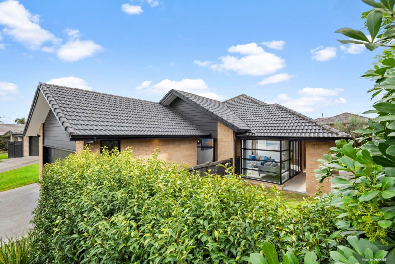 33 Sunningdale Street, Wattle Downs, Auckland - Carousel 2