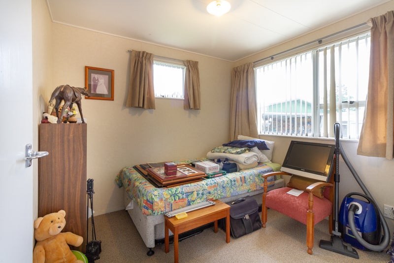 48 Amberley Avenue, Westbrook, Palmerston North - Carousel 24