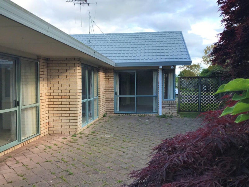 60 Spinnaker Drive, Flagstaff, Hamilton - Carousel 2