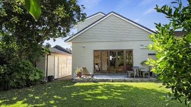 131B Vauxhall Road, Narrow Neck, Auckland - Carousel 1