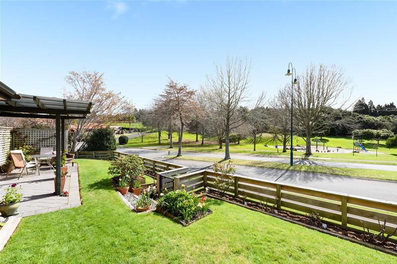 2 Hadleigh Place, Bethlehem, Tauranga - Carousel 2