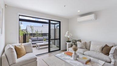 5/15 Tilden Avenue, Hillcrest, Auckland - Carousel 1