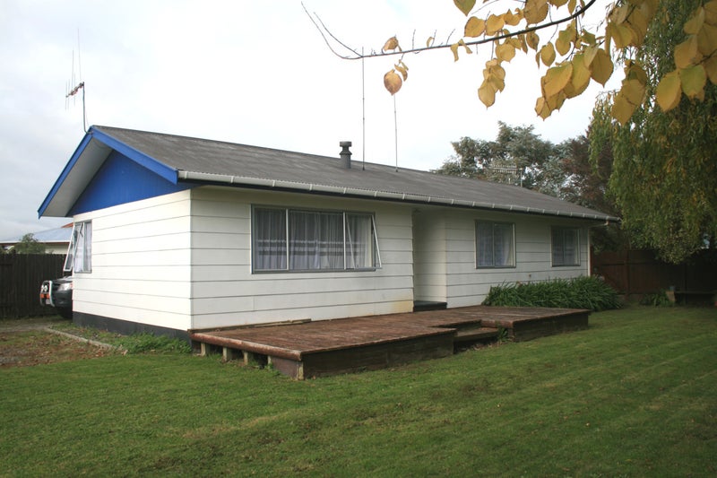 5 Hilton Grove, Kelvin Grove, Palmerston North - Carousel 1