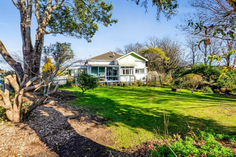 10 Miro ST, Merrilands, New Plymouth - Carousel 1