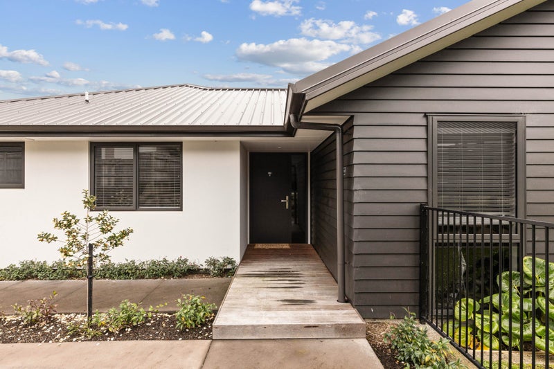 23B Sycamore Grove, Lower Vogeltown, New Plymouth - Carousel 2