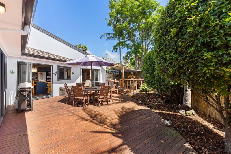 28 Scarlet Oak Drive, Schnapper Rock, Auckland - Carousel 1