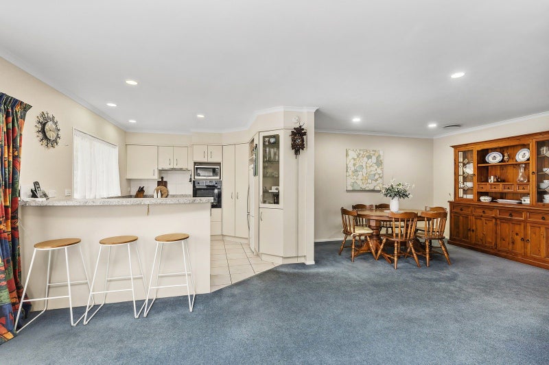 139 Woodman Drive, Tawa, Wellington - Carousel 2