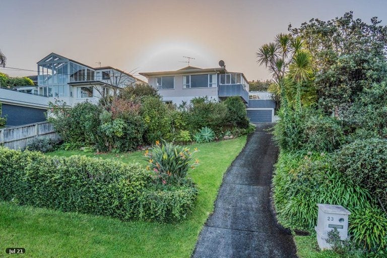 23 Jellicoe Road, Murrays Bay, Auckland - Carousel 1