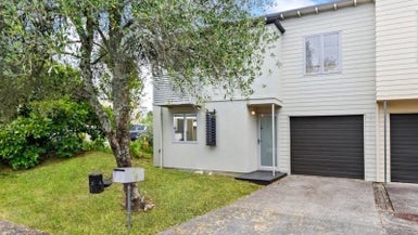 37 Albionvale Road, Glen Eden, Auckland - Carousel 1